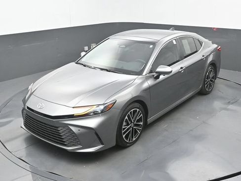 Used 2026 Toyota Camry XLE w/ Premium Plus Package FWD image 30