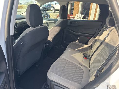 Used 2022 Ford Escape SE w/ SE Sport Appearance Package image 13