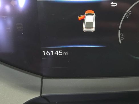 Used 2025 Toyota Prius XLE AWD/4WD image 8