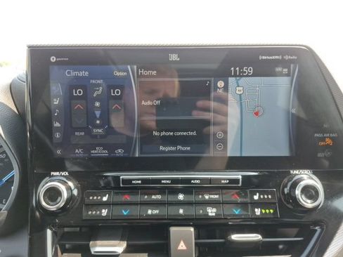 Used 2020 Toyota Highlander Platinum AWD/4WD image 28