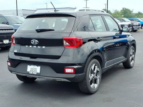 Used 2025 Hyundai Venue SEL FWD image 29