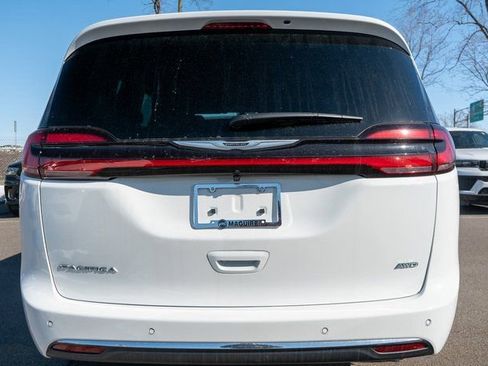 New 2026 Chrysler Pacifica Select image 6