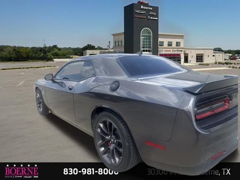 Used 2022 Dodge Challenger R/T Scat Pack RWD image 9