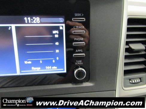 Used 2020 Toyota Sienna L image 25