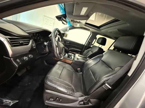 Used 2016 Chevrolet Suburban LTZ image 17