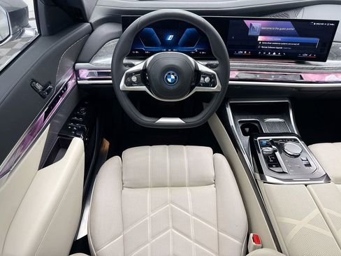 Certified 2024 BMW i7 xDrive60 image 10