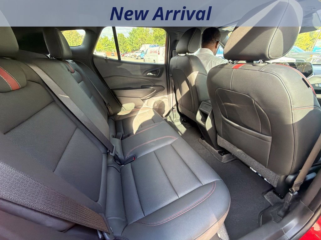Used 2026 Chevrolet Trax RS FWD image 7