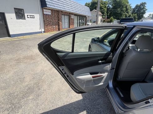Used 2016 Acura TLX w/ Technology Package FWD image 21