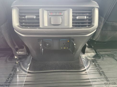 Used 2025 Ford F150 Lariat w/ Equipment Group 502A High AWD/4WD image 31