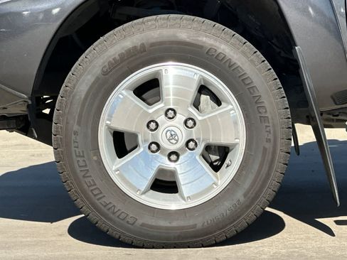 Used 2015 Toyota Tacoma PreRunner w/ TRD Sport Package RWD image 12