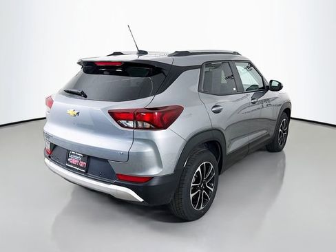 Used 2024 Chevrolet TrailBlazer LT w/ LT Cold Weather Package FWD image 9
