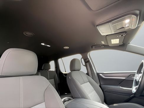 Used 2025 GMC Acadia Elevation AWD/4WD image 24