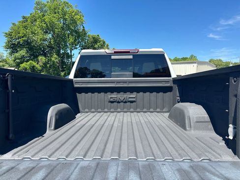 Used 2023 GMC Sierra 1500 SLT w/ SLT Premium Plus Package AWD/4WD image 19