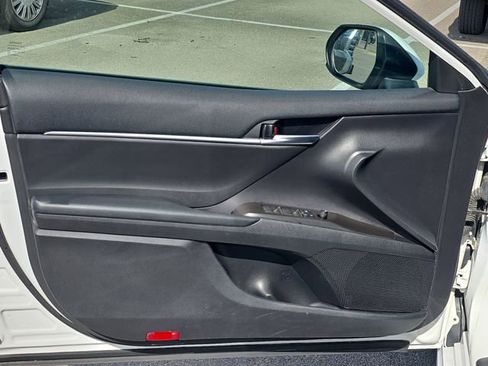 Used 2021 Toyota Camry SE image 26