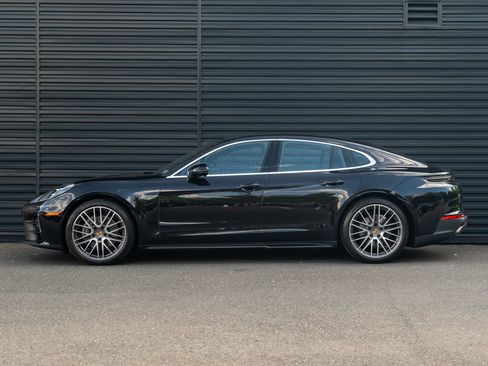 Certified 2024 Porsche Panamera 4 AWD/4WD image 2