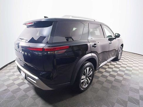 Used 2025 Nissan Pathfinder SL AWD/4WD image 4