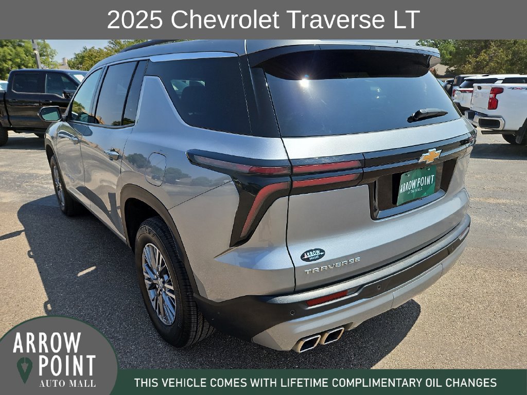 Used 2025 Chevrolet Traverse LT FWD image 9