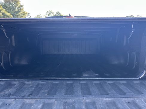 Used 2023 RAM 1500 Laramie AWD/4WD image 19
