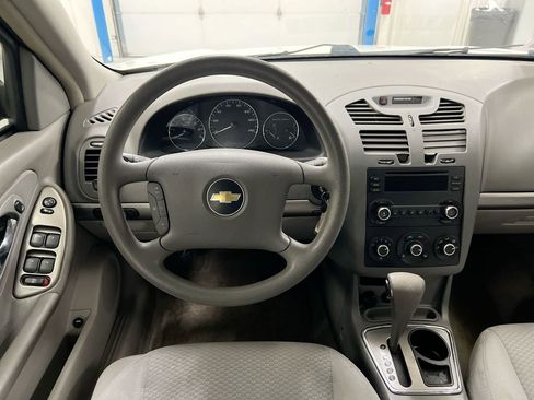 Used 2007 Chevrolet Malibu LS w/ Enhanced Safety Package FWD image 11