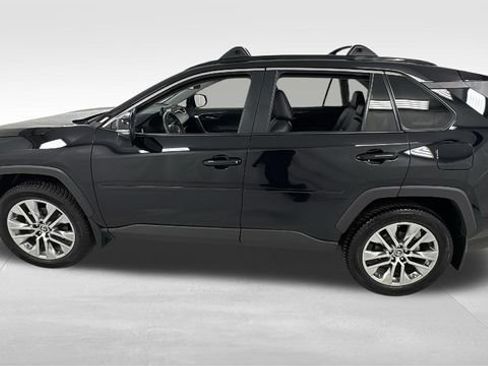 Used 2019 Toyota RAV4 XLE Premium image 6