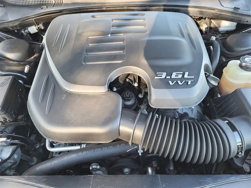 Used 2022 Chrysler 300 Touring L image 24