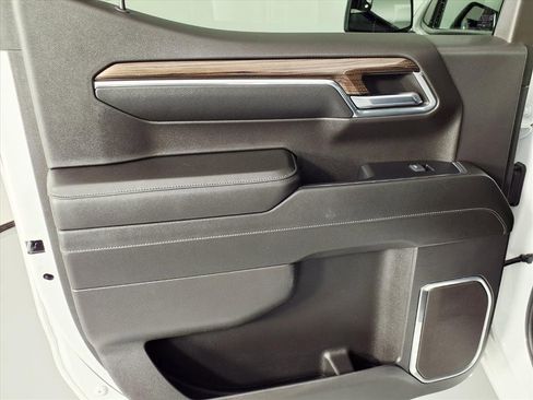 Used 2024 Chevrolet Silverado 1500 RST w/ Z71 Off-Road Package image 13