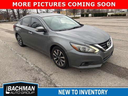 Used 2017 Nissan Altima 2.5 SL w/ 2.5 Technology Package image 2