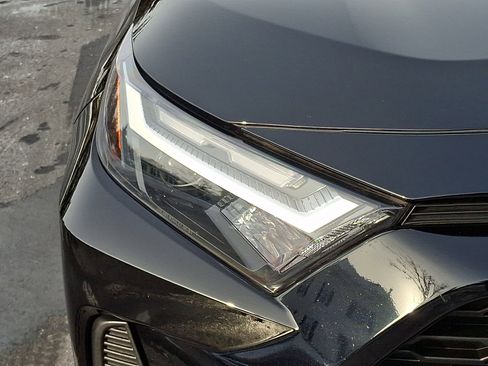 Used 2022 Toyota RAV4 XLE image 9