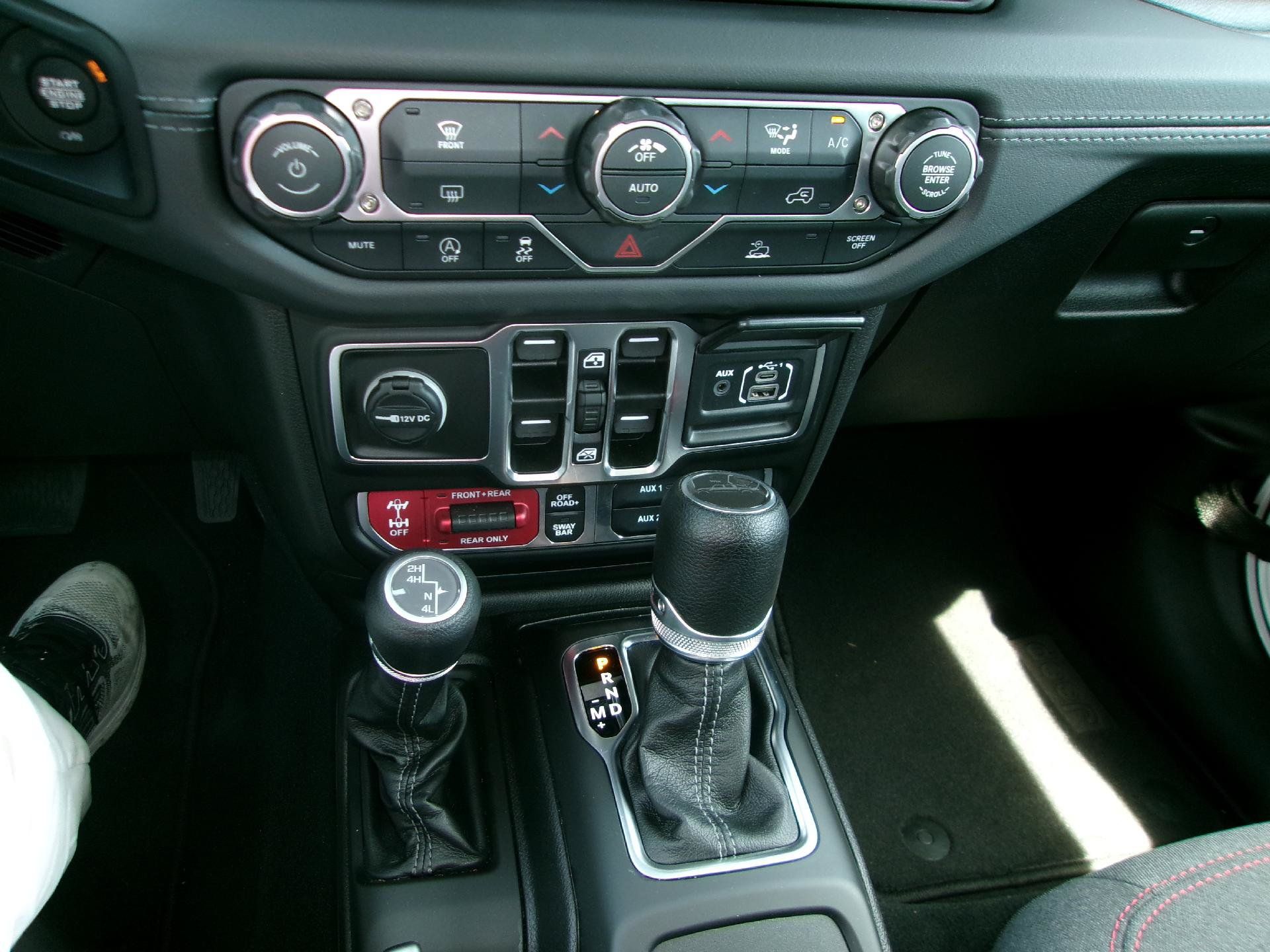 Used 2026 Jeep Gladiator Rubicon AWD/4WD image 18