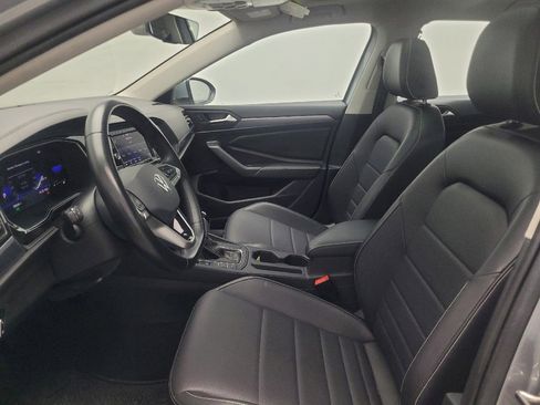 Used 2023 Volkswagen Jetta SE FWD image 17
