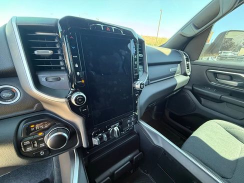 Used 2022 RAM 1500 Big Horn AWD/4WD image 18