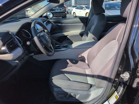 Used 2021 Toyota Camry LE AWD/4WD image 9