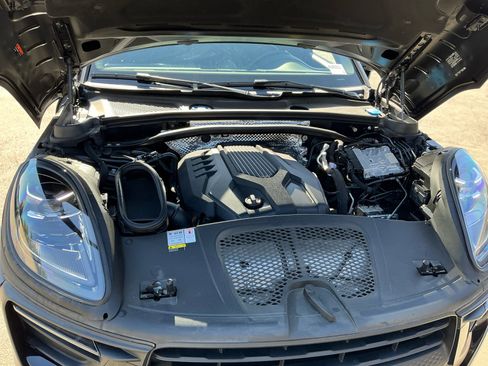 Used 2022 Porsche Macan image 22