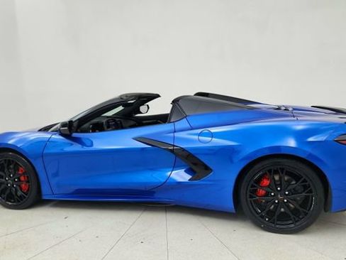 Used 2023 Chevrolet Corvette Stingray Premium Conv w/ Stealth Interior Trim Package RWD image 4