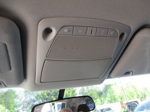 Used 2016 Nissan Rogue S AWD/4WD image 23