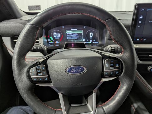 Used 2025 Ford Explorer ST-Line image 22