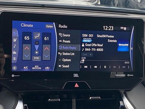 Used 2021 Toyota Venza XLE w/ Softex Package image 10