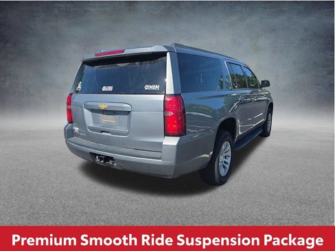 Used 2019 Chevrolet Suburban LT RWD image 6