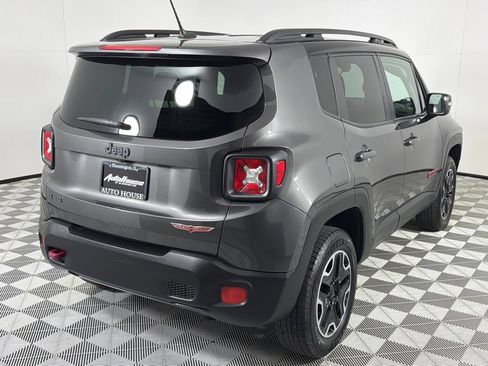 Used 2017 Jeep Renegade Trailhawk image 5
