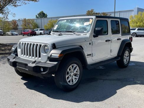 Used 2023 Jeep Wrangler Unlimited Sport AWD/4WD image 3