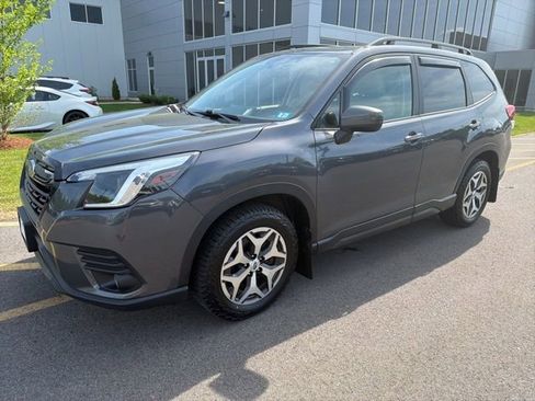 Used 2023 Subaru Forester Premium AWD/4WD image 1
