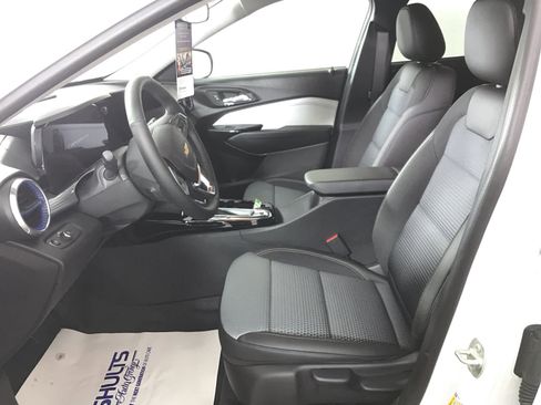 New 2026 Chevrolet Trax LT image 6