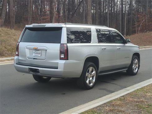 Used 2016 Chevrolet Suburban LT image 17