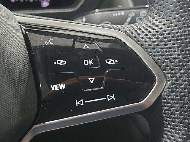 Used 2022 Volkswagen Tiguan SE R-Line FWD image 14