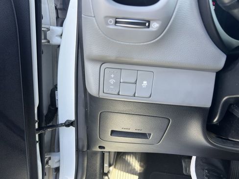 Used 2017 Kia Soul image 28