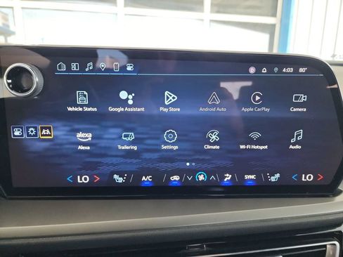 Used 2025 Chevrolet Traverse LT FWD image 24