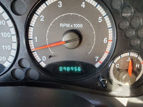 Used 2005 Jeep Liberty Sport image 19