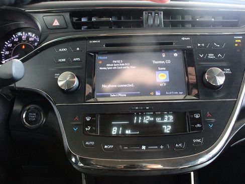 Used 2017 Toyota Avalon XLE image 5