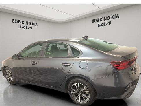 Used 2024 Kia Forte LXS FWD image 3