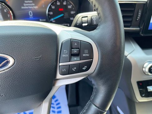 Used 2023 Ford Explorer XLT w/ Equipment Group 202A AWD/4WD image 16